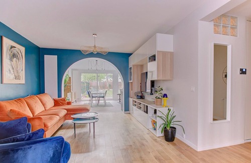 Saint-Quentin-en-Yvelines House | Le Flower : Maison Accueillante et Calme. Vous Serez au Petit