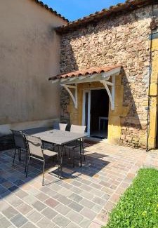 Sarcey House | Le four à pain