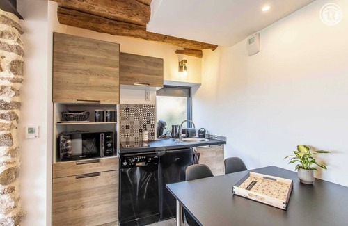 Montmelard House | Le Four à Pain - MONTMELARD