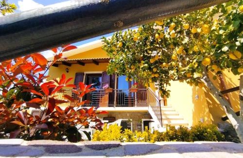 Cossoine Apartment | Le fresie