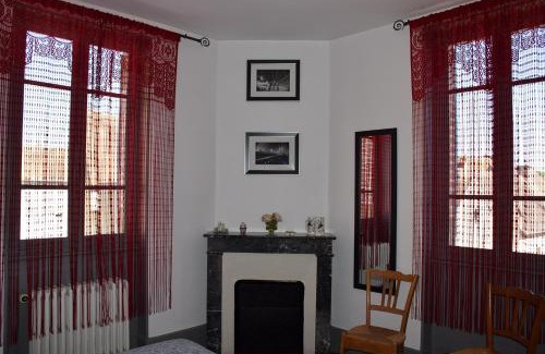 Souvigny House | Le gîte clos Monade