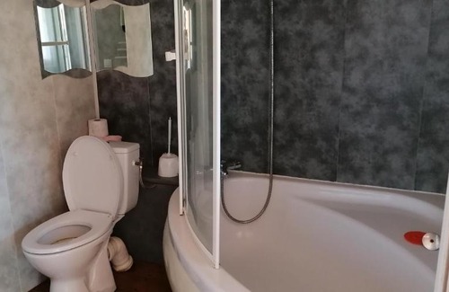 Saint-Silvain-sous-Toulx House | Le gîte du monteil