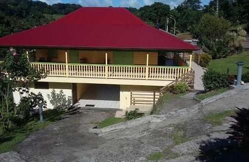 Gros-Morne House | Le gîte du jardin