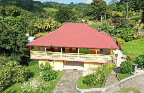 Gros-Morne House | Le gîte du jardin