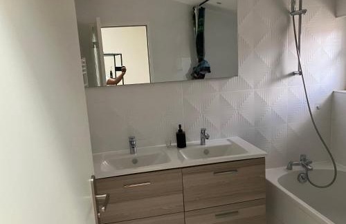 Saint-Genis-Laval House | Le Ganvié