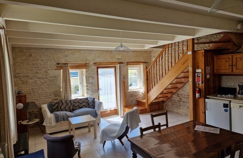 Saint-Pierre-d'Amilly House | Le Gite 5 Barnowl Pour 4 Personnes Dans un Complexe de 6 Gîtes Vous Attend