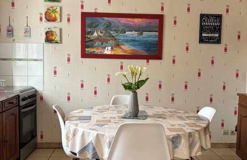 Plounevez-Lochrist House | Le Gite de la Baie du Kernic - 700 m from the sea - 150 m from the GR34 -