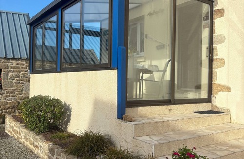 Plounevez-Lochrist House | Le Gite de la Baie du Kernic - 700 m from the sea - 150 m from the GR34 -