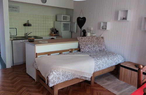 Saint-Leger-les-Melezes House | Le gîte du RigouD, 50 m from the slopes, sleeps 4, south-facing terrace