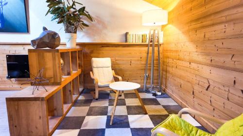 Saint-Jean-de-Sixt Apartment | Le Grenier 1821 - Mini chalet - Centre village - AravisTour
