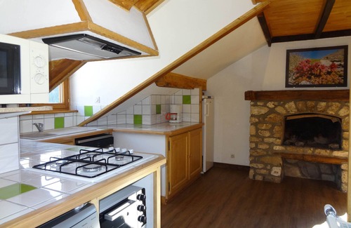 Molines-en-Queyras Apartment | Le Grenier" apartment in an old Queyrassin chalet