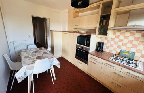 Quartier Malherbe Apartment | Le haie vigné, large quiet apartment close to town center