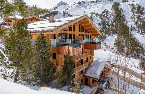 Arc-1950 Apartment | Le Hameau des Oursons
