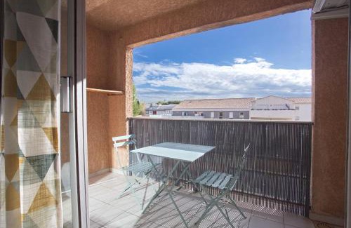 Martigues Apartment | Le Havre de Ferrieres - free Parking - WiFi - Cuisine