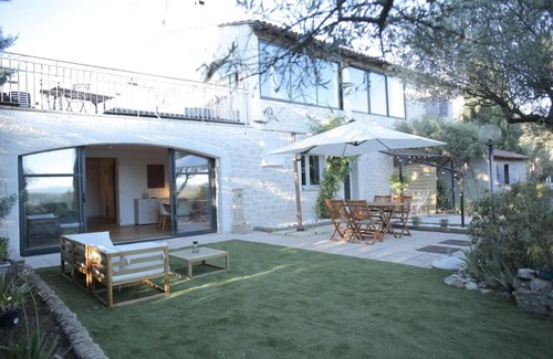 Tavernes House | Le Jardin d'Eden