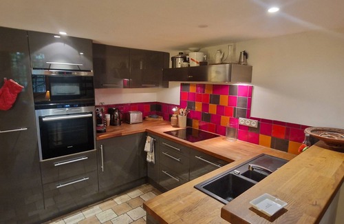 Couronne Urbaine Apartment | Le Jardin secret, unique and quiet apartment with garden in the center of town