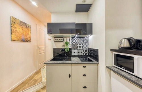 Juvisy-sur-Orge Apartment | Le Joyau Caché: a unique haven of serenity