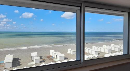 Mers-les-Bains Apartment | "Le JUGUILI" 46m2 en front de Mer - 4 personnes - animaux OK - Entièrement rénové - Haut de gamme - wifi