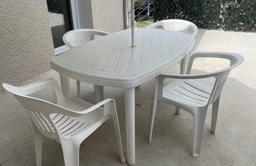 Charavines Apartment | LE LAC BLEU Appt/terrace/private beach lake