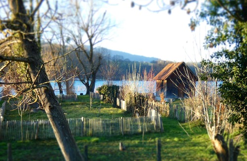 Charavines Apartment | LE LAC BLEU Appt/terrace/private beach lake