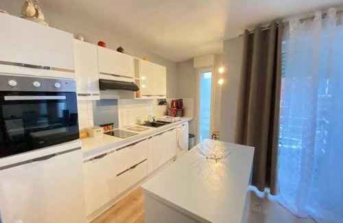 Saint-Honore - Jeanne d'Arc Apartment | Le Lagon bleue T avec extérieur