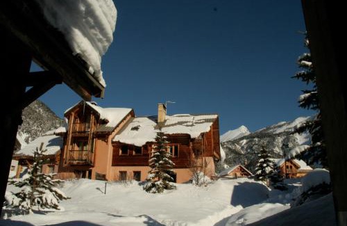 Nevache Ski Chalet | Le Leyrier Hameau des Chazals Nevache Hautes Alpes