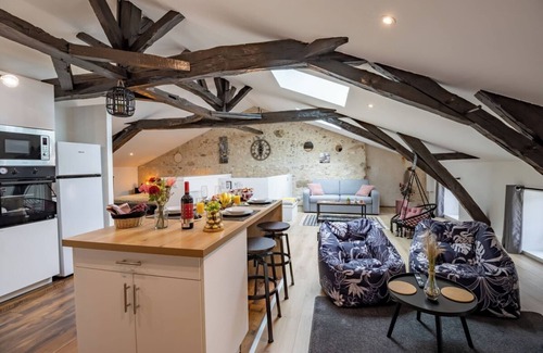 Mussidan Apartment | Le Loft - Rated 5 Stars