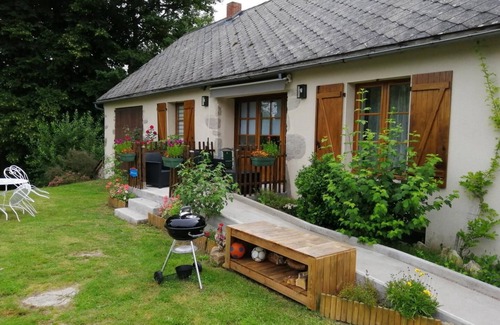 Condat-en-Combraille House | Le Logis de L'abeille Noire
