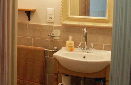 Brion Bed & Breakfast | Le Logis du Pressoir Chambre d'Hotes Bed & Breakfast in beautiful 18th Century Estate in the heart of the Loire Valley with heated pool and extensive grounds