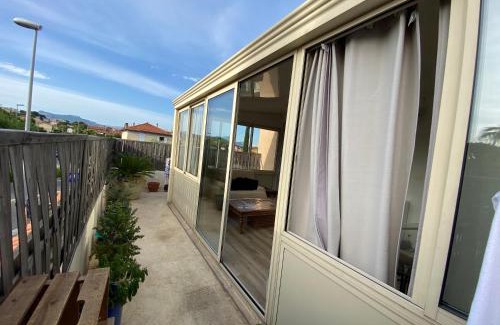 La Seyne-sur-Mer Apartment | Le Lola charment T3 à 10 minutes à pied de la plage.