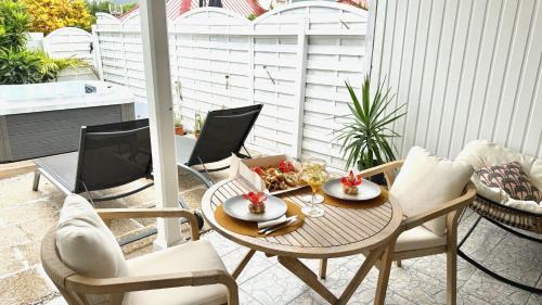 Sainte-Anne Apartment | Le Maracuja - Jacuzzi privé à 2 min de la plage