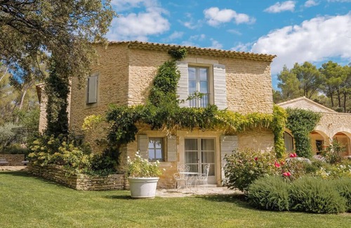 Menerbes House | Le Mas des Lunes - Seven-Bedroom Luxury Estate with Pool