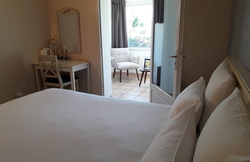 Cadenet Hotel | Le Mas du Colombier