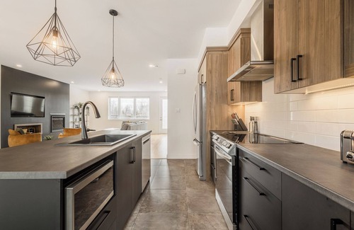 Magog Condo | Le Memph: 3-bedroom condo-chalet with shared SPA Lake Memphremagog