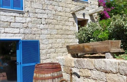 Figari Cottage | Le Moulin de Figari-Gîte-Ensuite with Shower-Family-Pool view