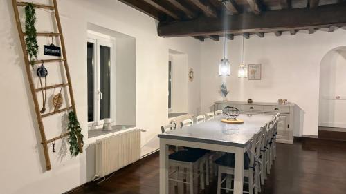 Menneville House | Le moulin de Houbronne