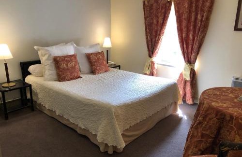 Les Eyzies Hotel | Le Moulin De La Beune