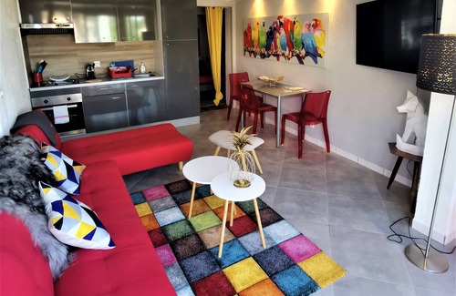 Ile du Levant Apartment | Le Myrtil Apartment T2-33m2 Air conditioned Sea view Terrace 30m2