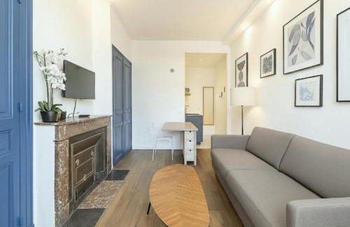 2nd Arrondissement Apartment | Le Nid de Perrache Comfortable and Stylish Studio