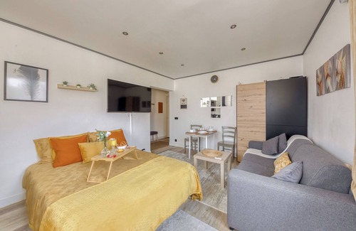 Montmagny Apartment | LE NID Douillet : Paris Proche-cozy-netflix