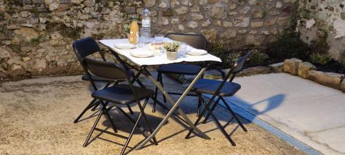 Montereau-sur-le-Jard Apartment | Le Nid du Voyageur