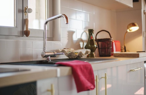 Montpellier City-Centre Apartment | Le Nid Exotique: views over the rooftops of the city center