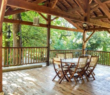 Port-Sainte-Marie House | Le Nid - Maison dans les bois avec cheminée et vue