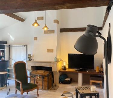 Verdun Apartment | Le Nid Paisible