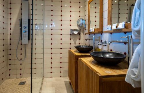 Gordes Hotel | Le Palais d'Aglaé, Hôtel de Charme