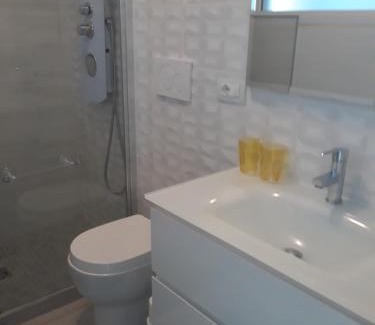 Juan-les-Pins Apartment | Le Palais du Tropique appartement vue mer 5é étage avec ascenseur