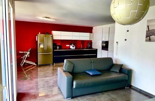 Annecy Old Town Apartment | le panorama du lac