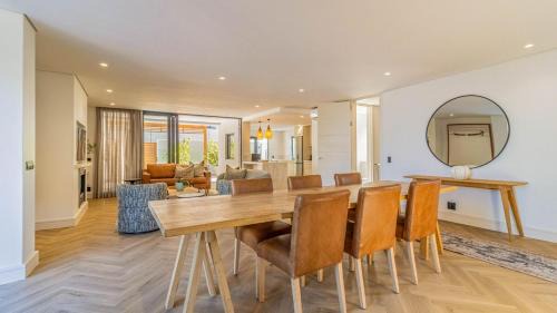 Hermanus City-Centre Apartment | Le Paradis 5