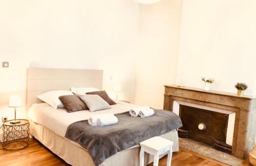 Quartier Administrations Apartment | Le Pari Nîmois, avec Parking, Centre Ville Arènes