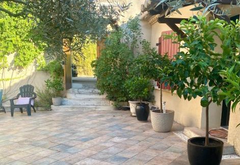 Cadereau House | Le patio de Montaury